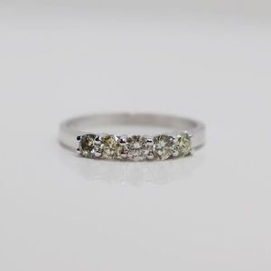 10k Solid White Gold 0.56ct White Diamonds ring